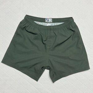 Bernie’s 5.5” lines gym shorts size small. Green. Never worn.